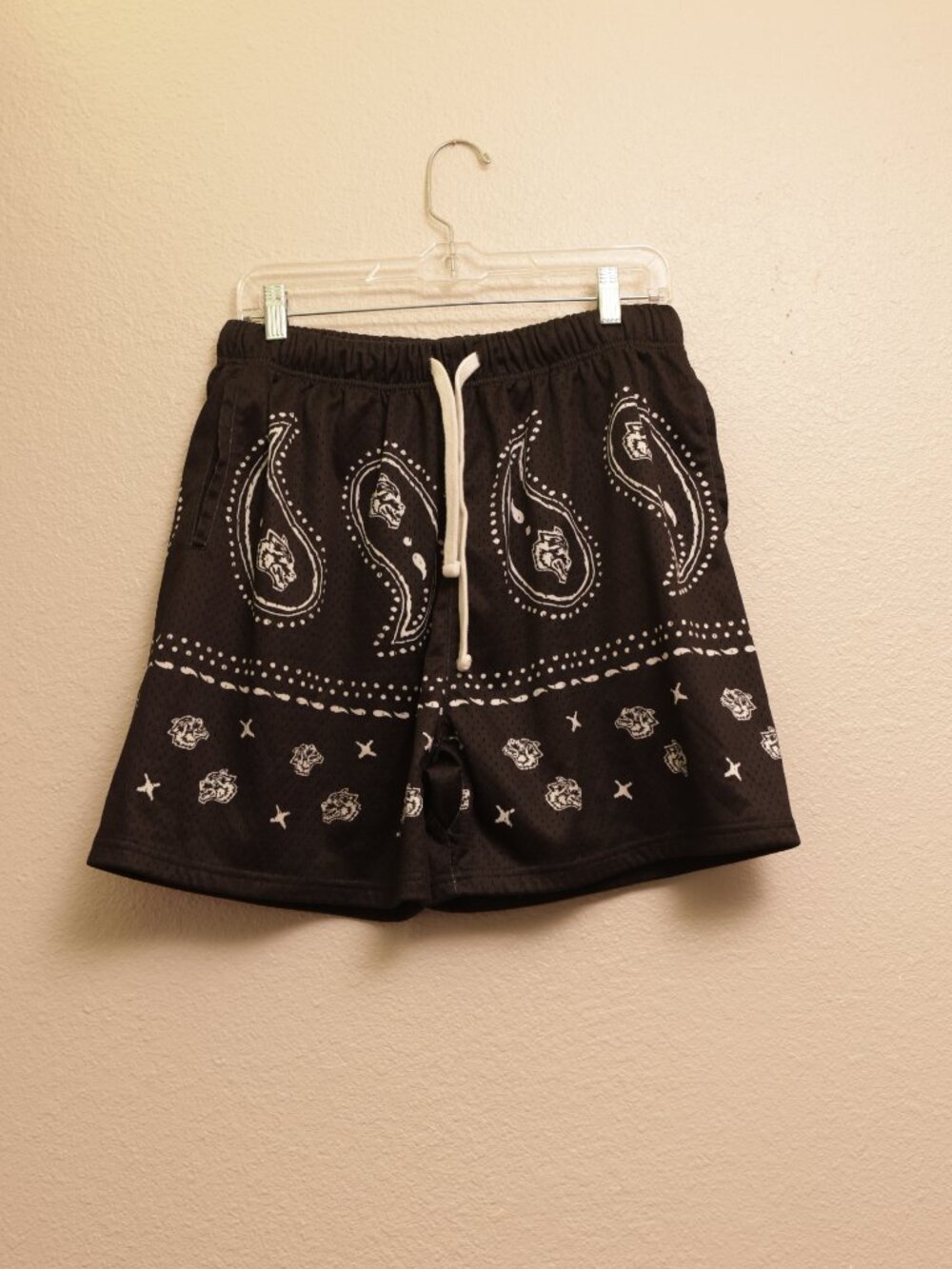 Darc Sport Black & White Paisley Gym Shorts (L)